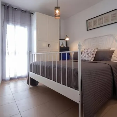 Vive La Playa Y La Noche De Aqui Apartman Sitges